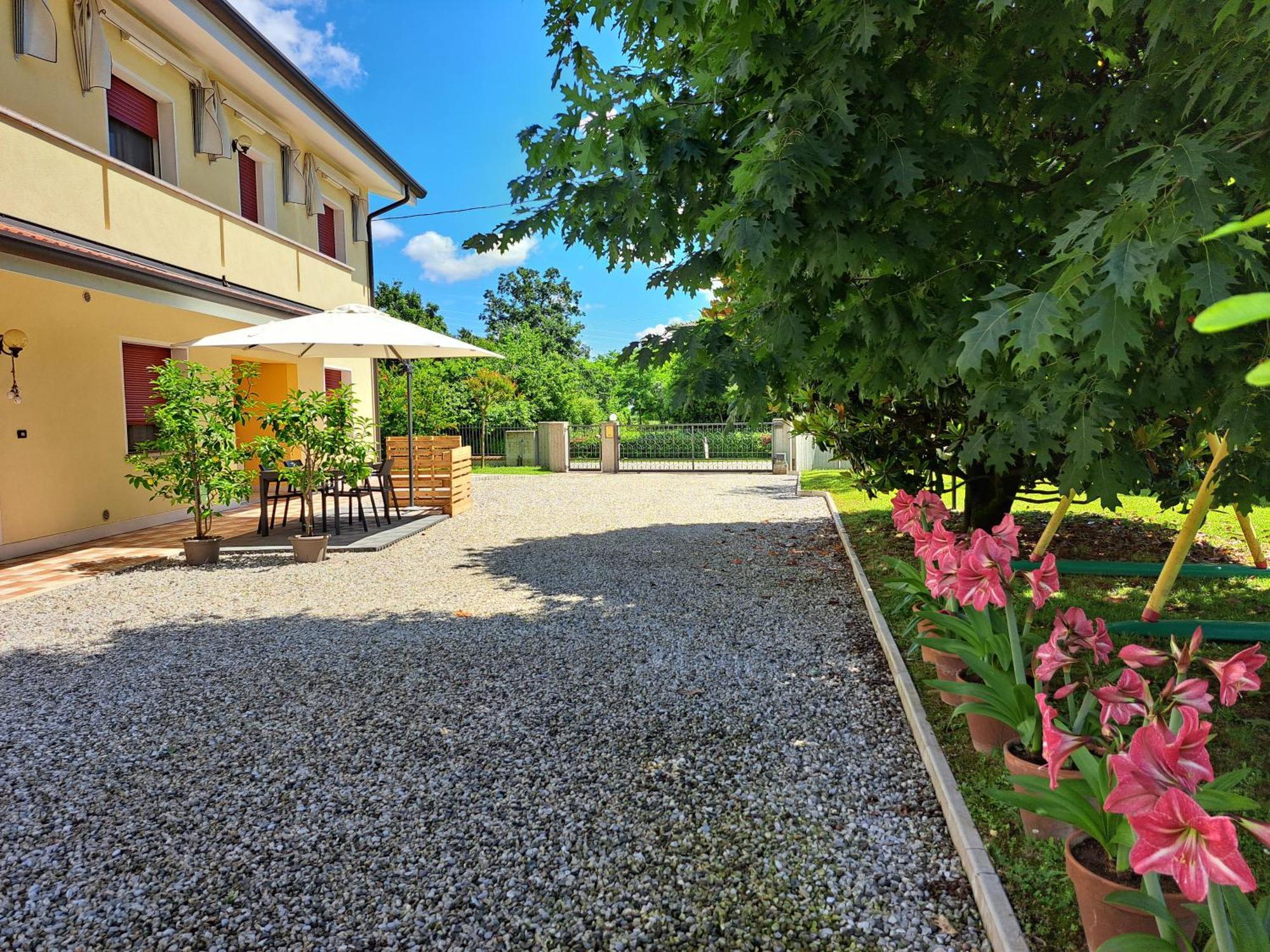 Borgo Barucchella Hotel Sant'Andra Buitenkant foto